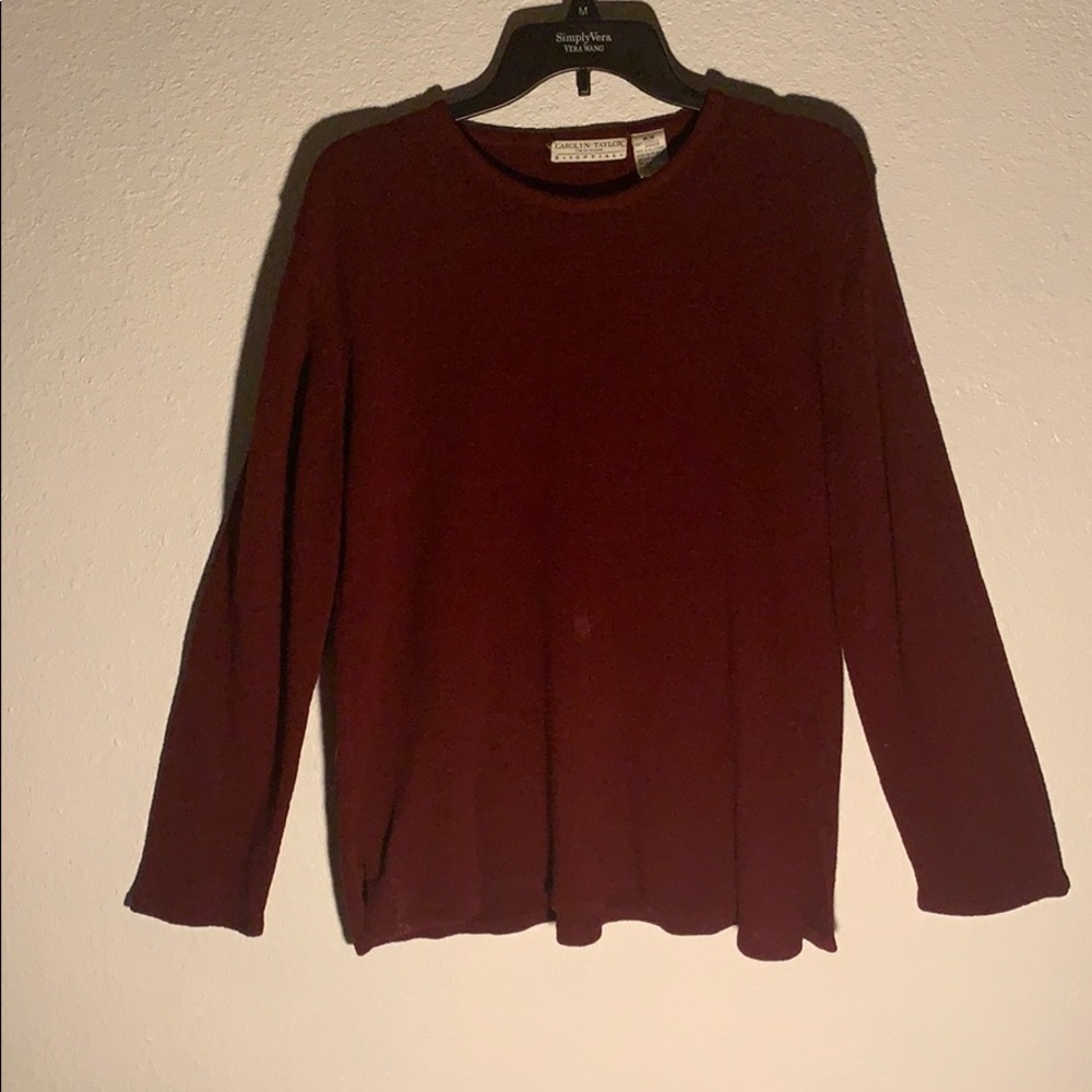 Thin maroon sweater